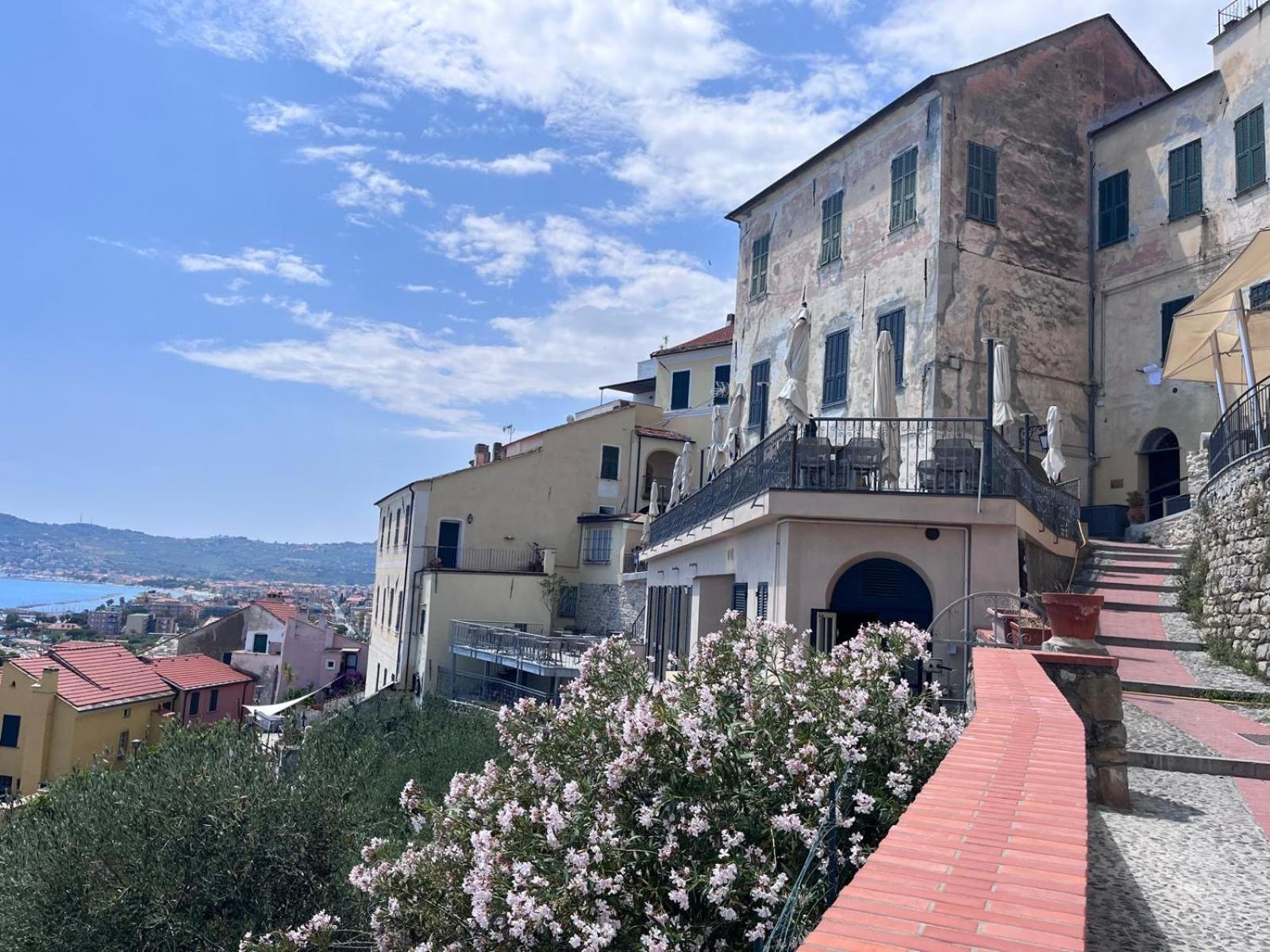 Bed and Breakfast La Finestra Sul Borgo à Cervo Extérieur photo
